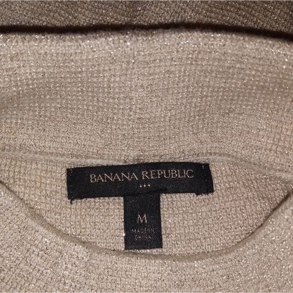 Banana Republic Cream Colored Sparkly Sleeveless Top . 👀😍 - Picture 4 of 4